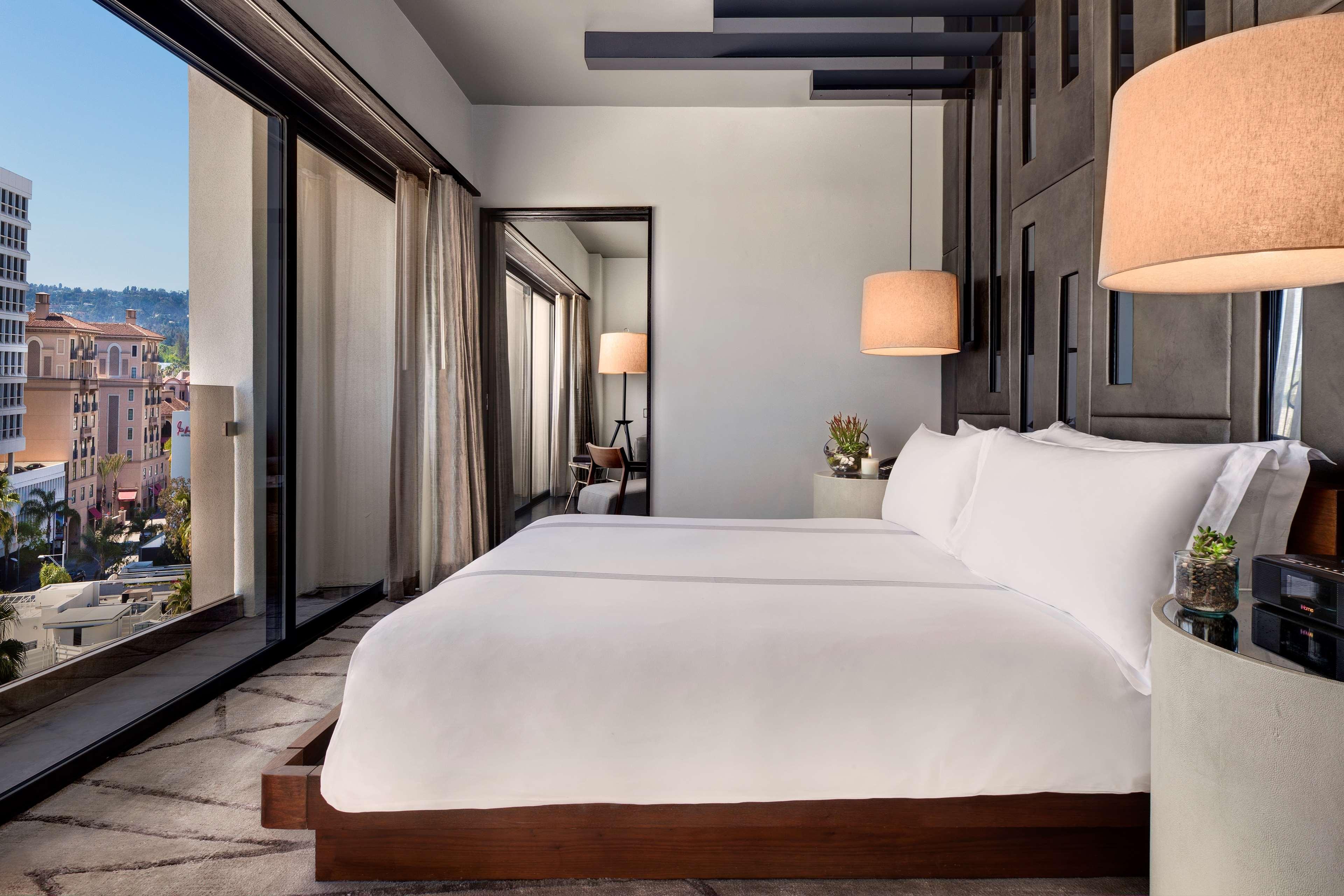Sixty Beverly Hills Luaran gambar