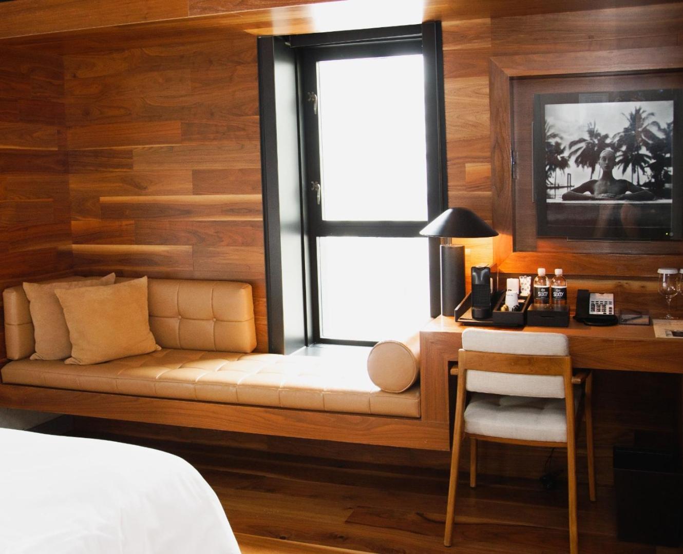 Sixty Beverly Hills Luaran gambar
